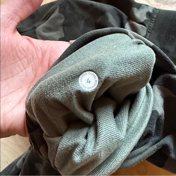 🍋Lululemon Ready to Rulu High-Rise Jogger, Size 4 - Picture 4 of 6